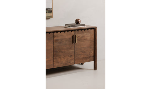 Wiley Sideboard - Scallop Detail