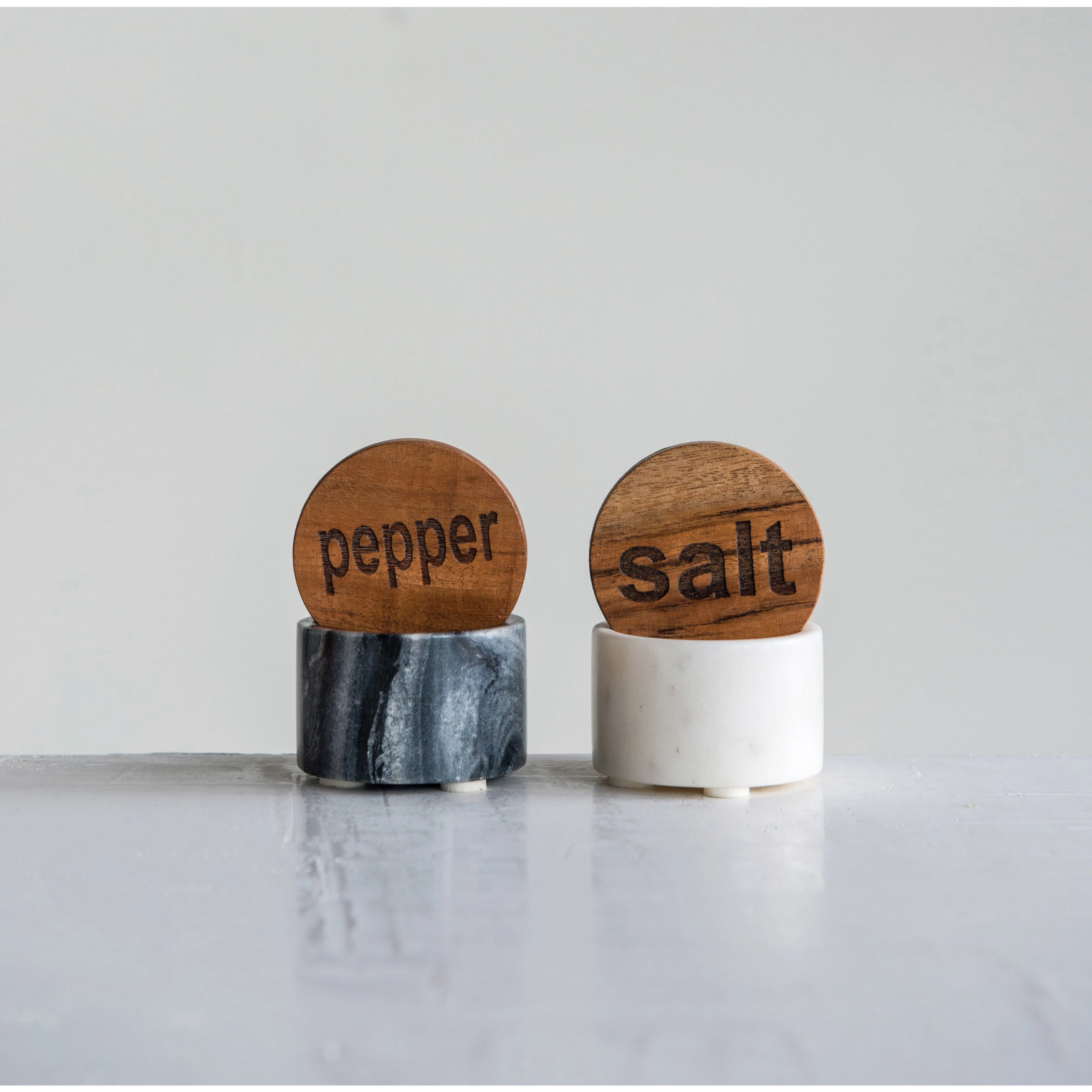https://domacihome.com/cdn/shop/products/salt_and_pepper_container_with_wood_lid__2_styles_2400x.png?v=1641487705